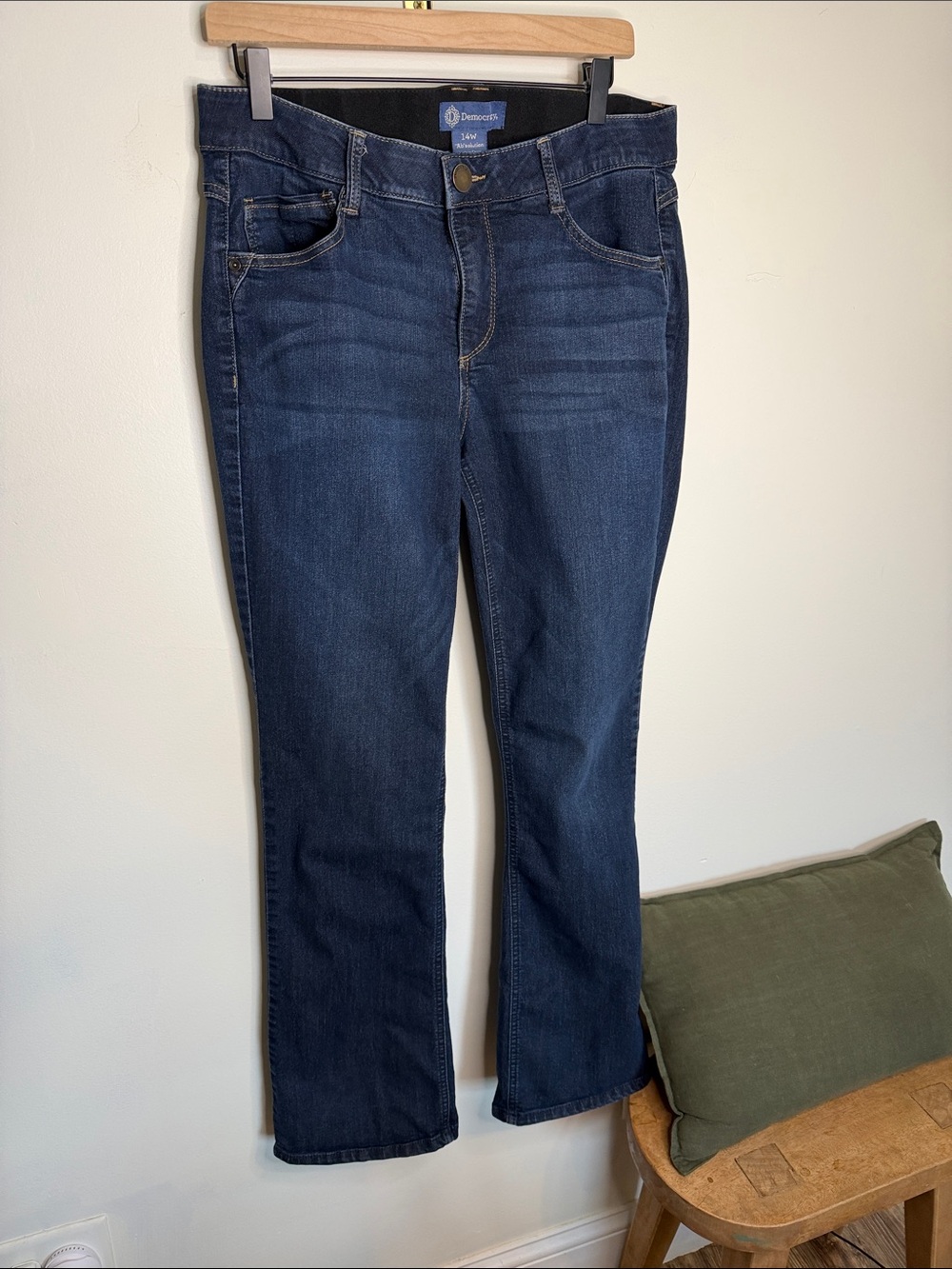Democracy Women's Medium Wash Bootcut Stretch Jeans - Picture 3 of 8